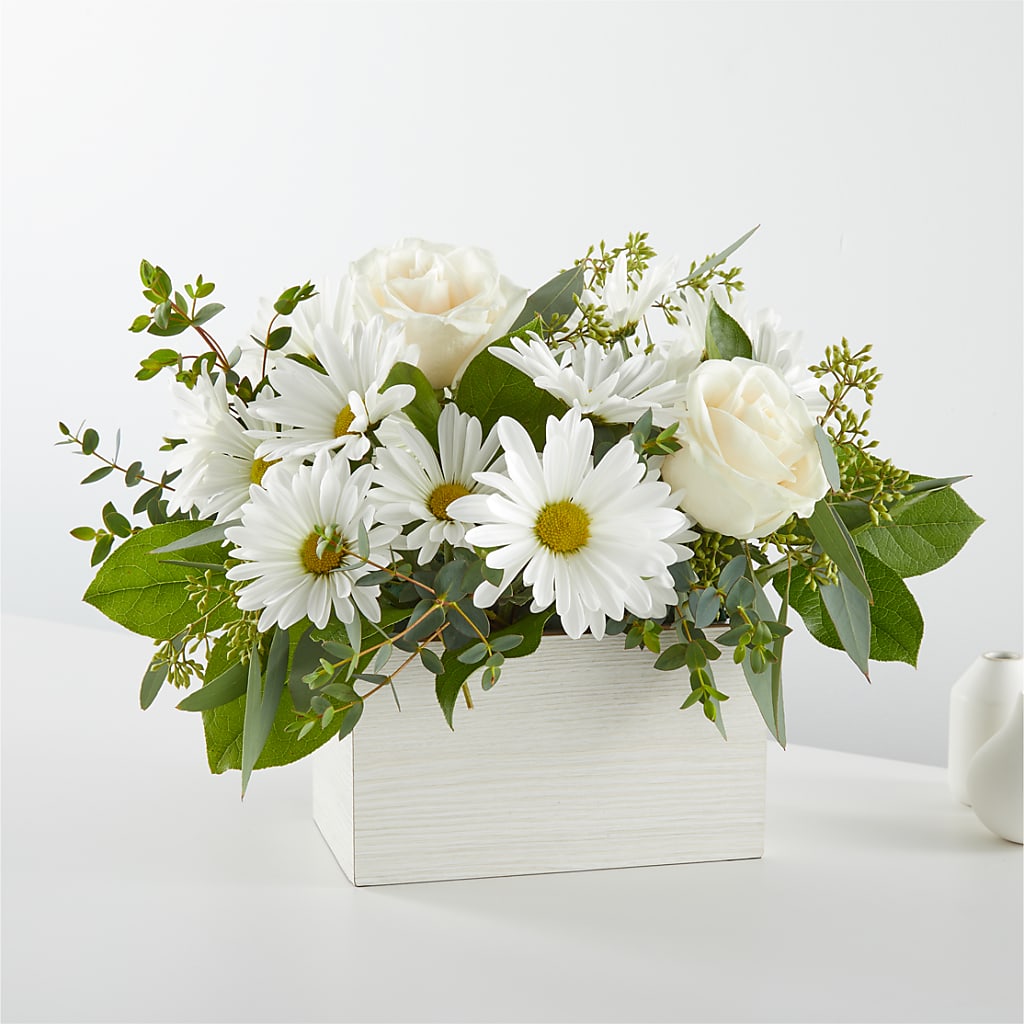 Fresh Linen Box Bouquet – Print A Bunch Florists, Orleans ON