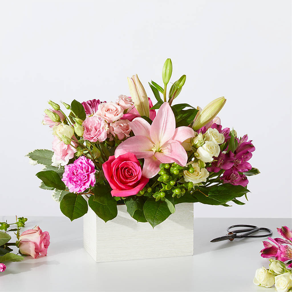 Sweetberry Box – A Florist Original – Print A Bunch Florists, Orleans ON