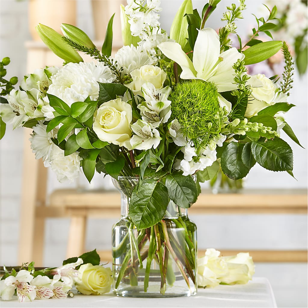 Classic Ivory – A Florist Original – Print A Bunch Florists, Orleans ON