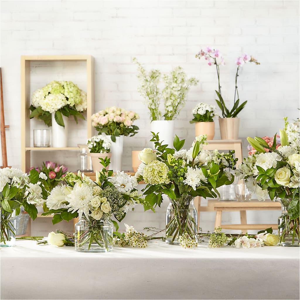Classic Ivory – A Florist Original – Print A Bunch Florists, Orleans ON