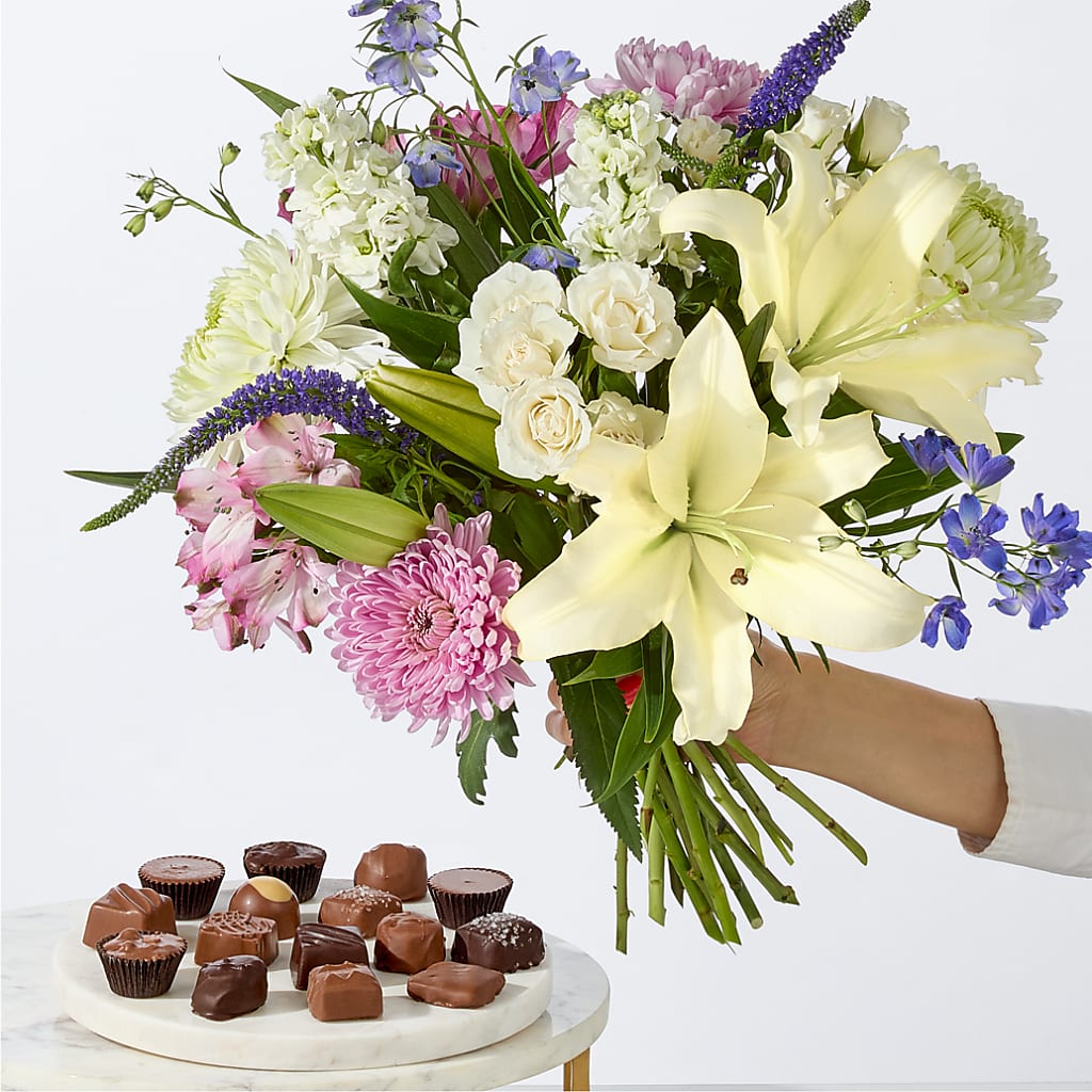 Winter Celebration Bouquet –  Print A Bunch Florists, Orleans ON