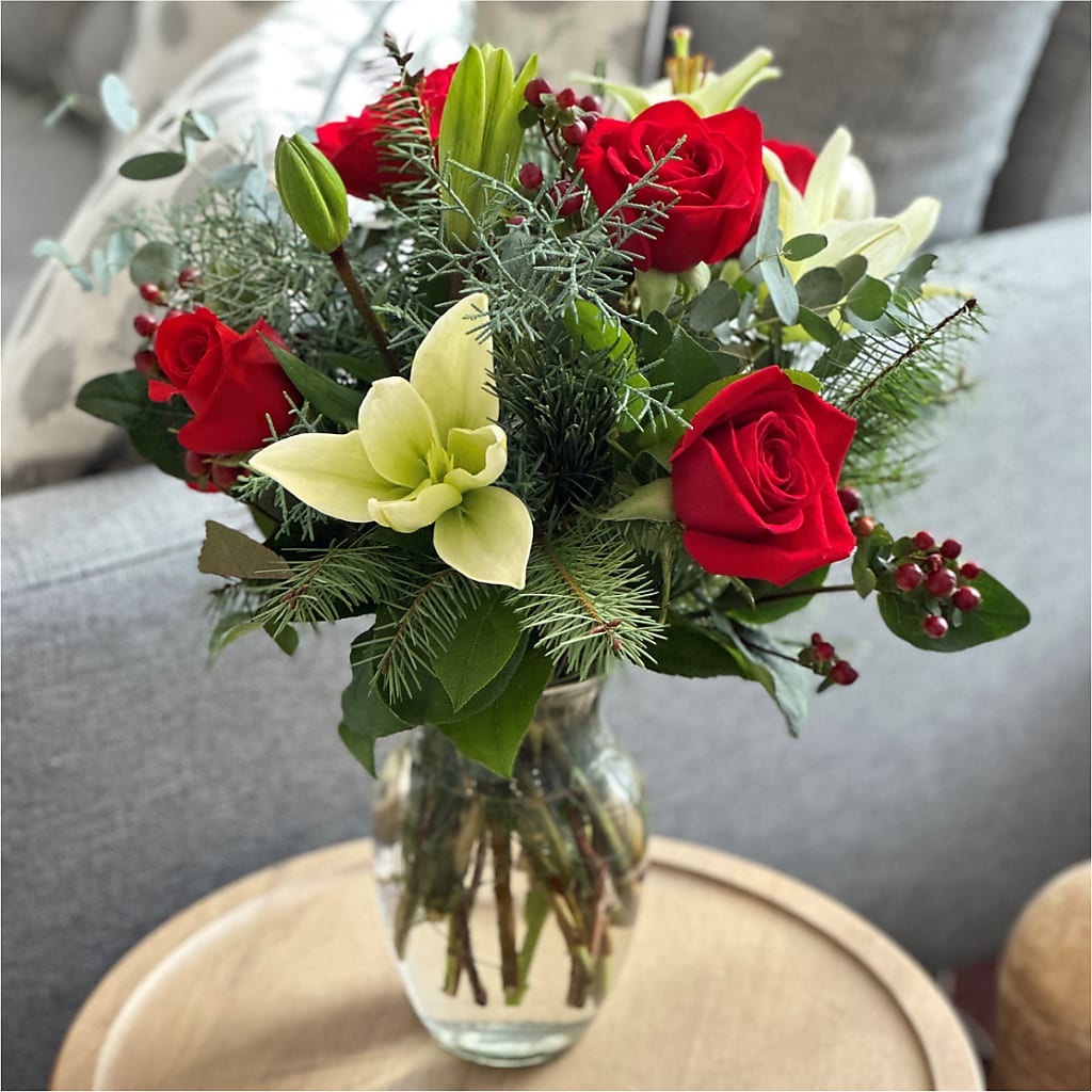 Glittering Lights Bouquet –  Print A Bunch Florists, Orleans ON