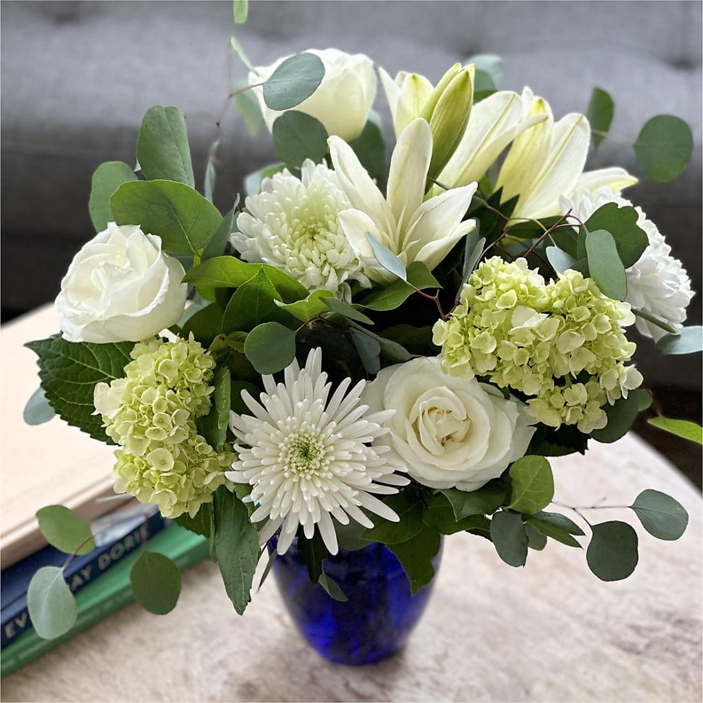 Snowy Dreams Bouquet –  Print A Bunch Florists, Orleans ON