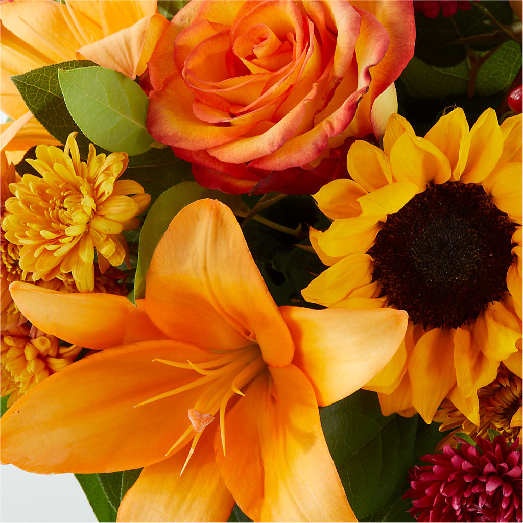 Grateful Centerpiece –  Print A Bunch Florists, Orleans ON