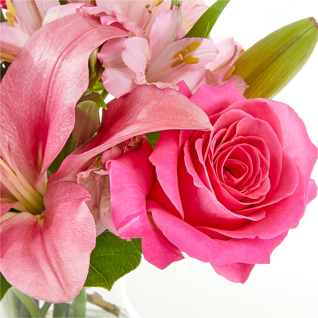 Lots of Love Bouquet –  Print A Bunch Florists, Orleans ON