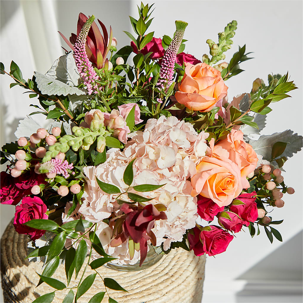 Glitz & Glam Bouquet –  Print A Bunch Florists, Orleans ON